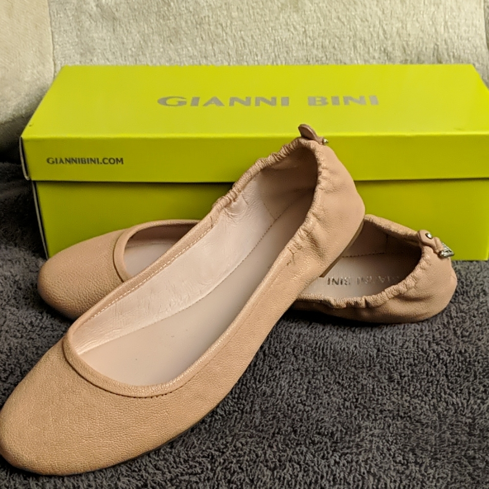 Tan flats